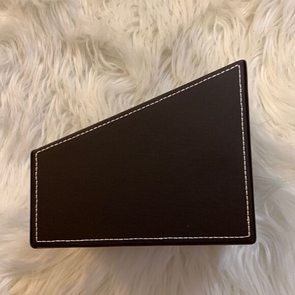 Remote control holder – Three compartments - Picture 3 of 6